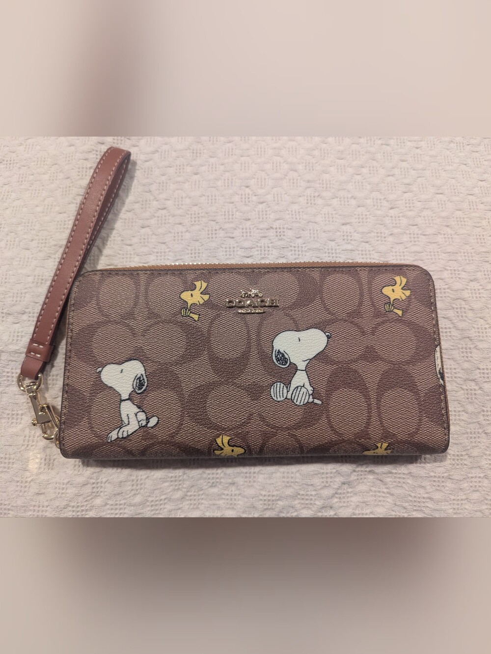 Coach Brown Signature Peanuts & Snoopy Wallet.